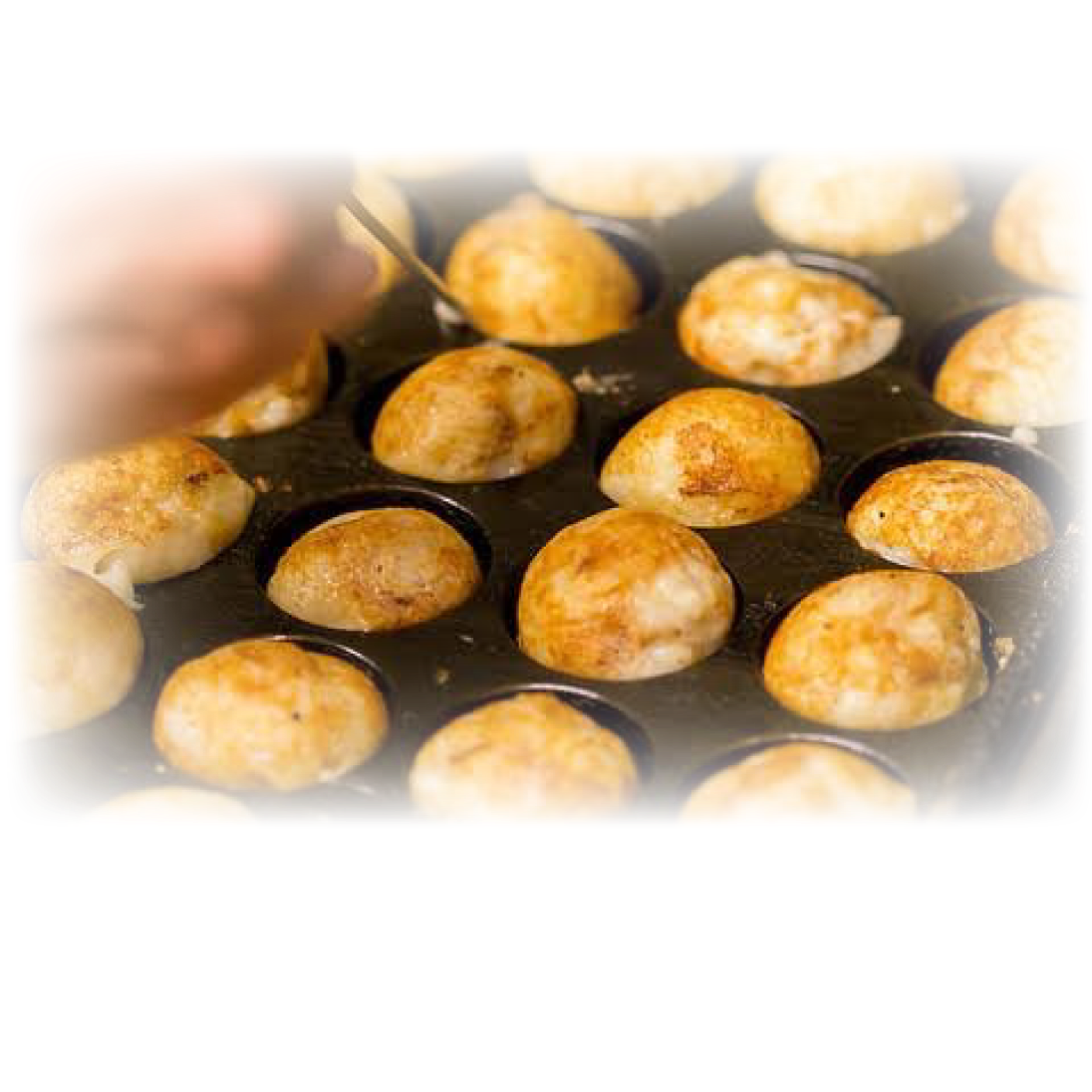 たこ焼きを焼いている様子