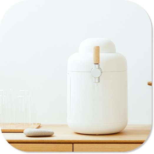 麒麟ホームタップでビールを注ぐ様子